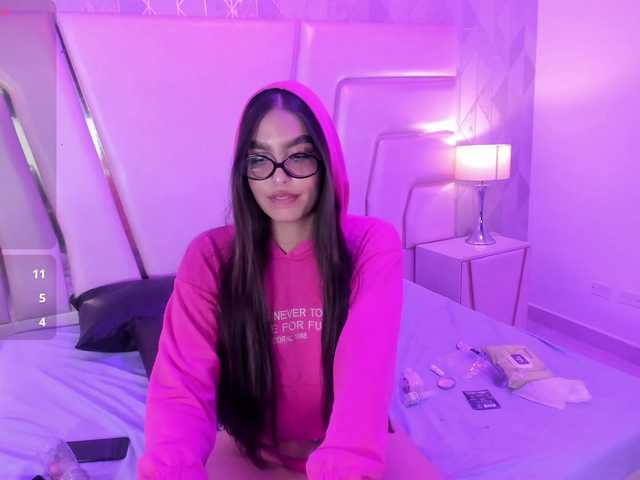 KarolayRose live cam on BongaCams