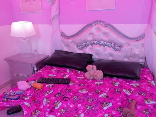 KarolayRose live cam on BongaCams