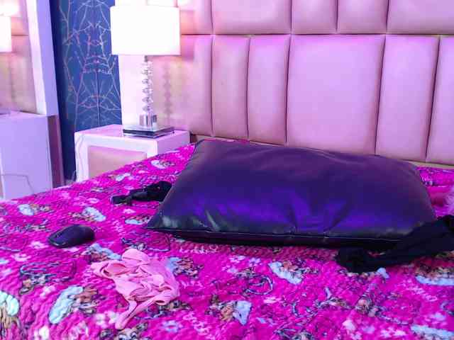 KarolayRose webcam