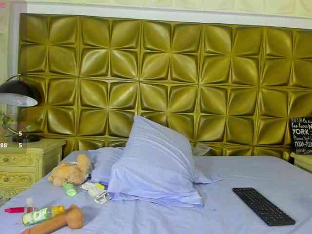 KarolayRose webcam