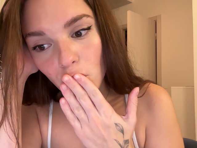 heybeautygirls1 live cam on BongaCams