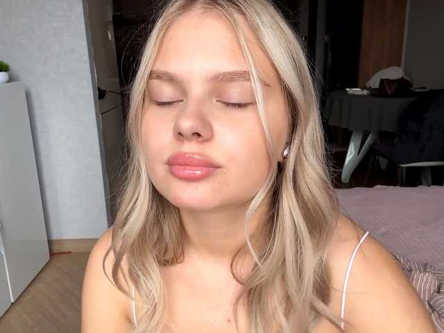 LakeshiaBuesing live cam on BongaCams
