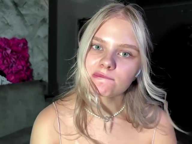 LakeshiaBuesing live cam on BongaCams