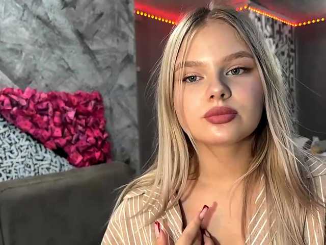 LakeshiaBuesing live cam on BongaCams