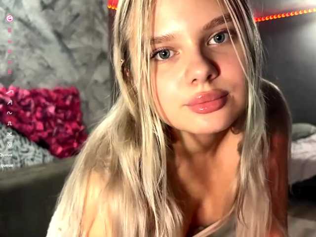 LakeshiaBuesing live cam on BongaCams