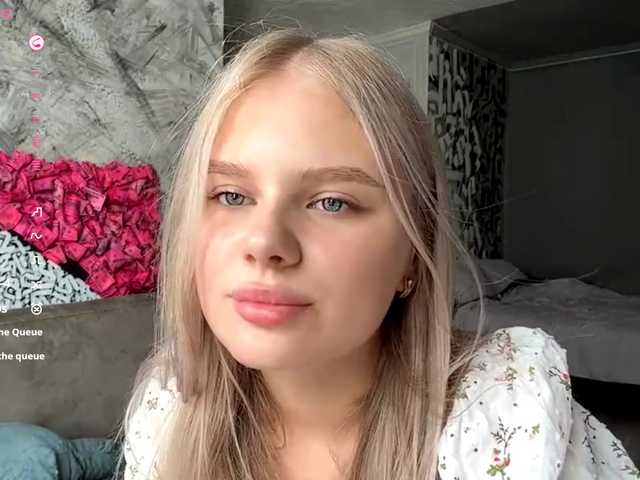 LakeshiaBuesing live cam on BongaCams