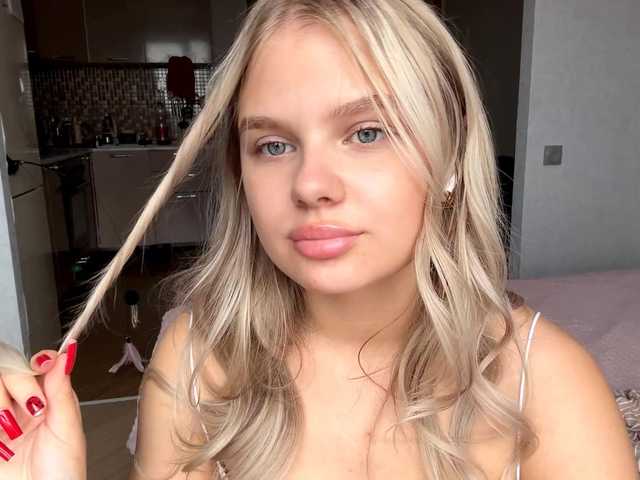 LakeshiaBuesing live cam on BongaCams