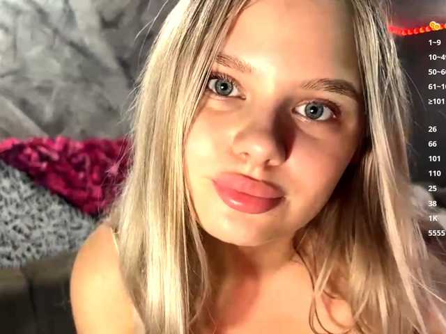 LakeshiaBuesing live cam on BongaCams
