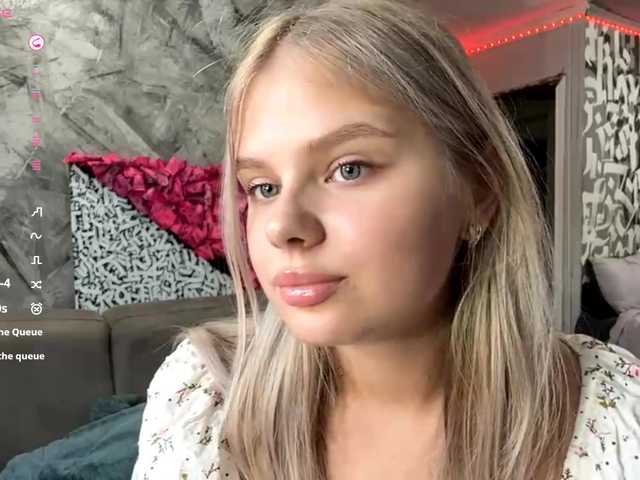 LakeshiaBuesing live cam on BongaCams