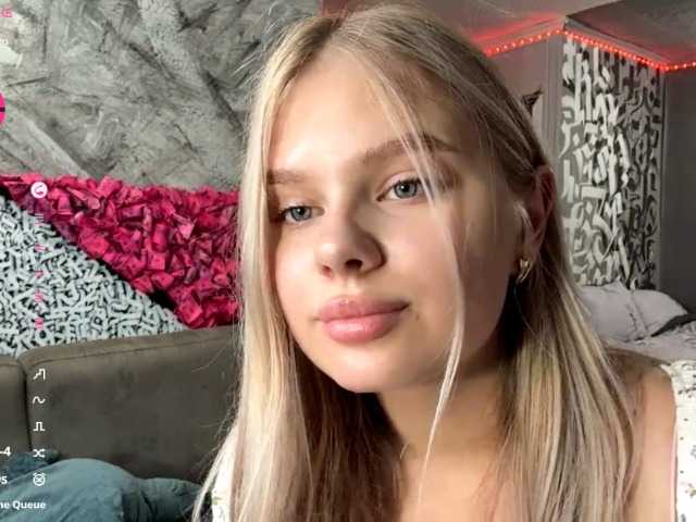 Chat with LakeshiaBuesing live cam