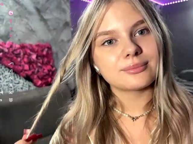 LakeshiaBuesing live cam on BongaCams