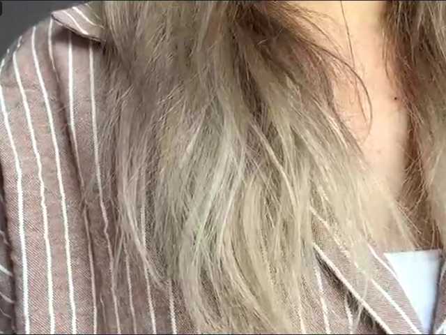 LakeshiaBuesing live cam on BongaCams