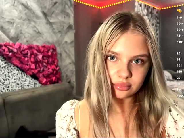 LakeshiaBuesing live cam on BongaCams