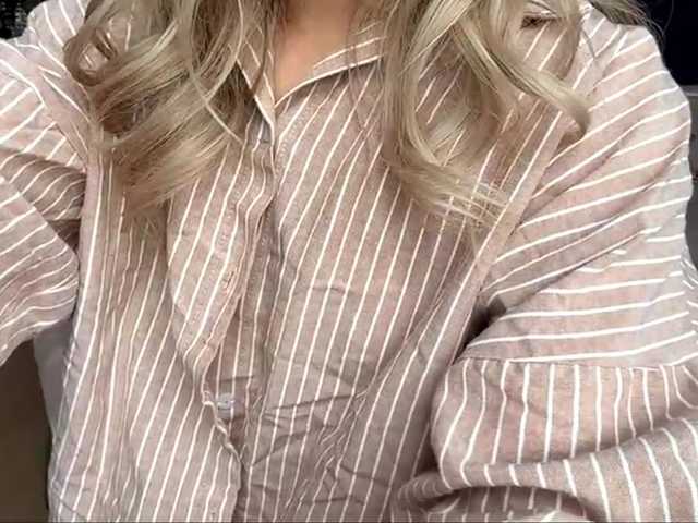 LakeshiaBuesing live webcam show