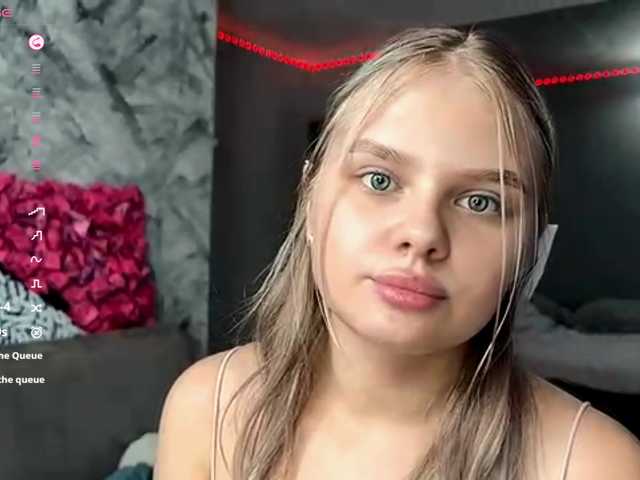 LakeshiaBuesing live cam on BongaCams