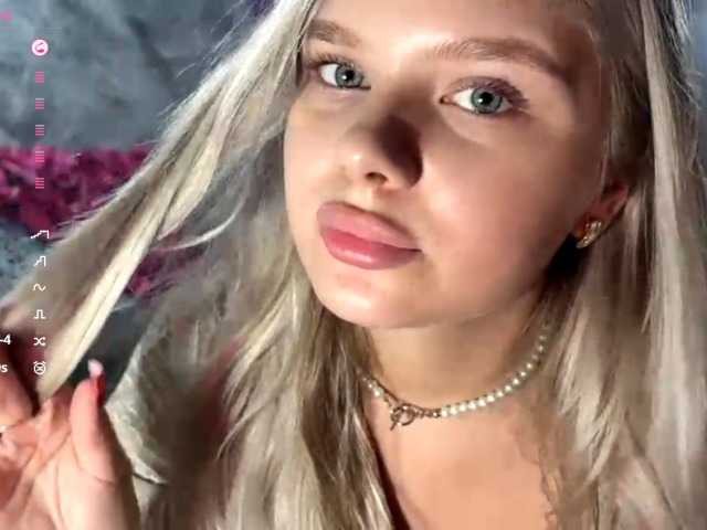 LakeshiaBuesing live cam on BongaCams