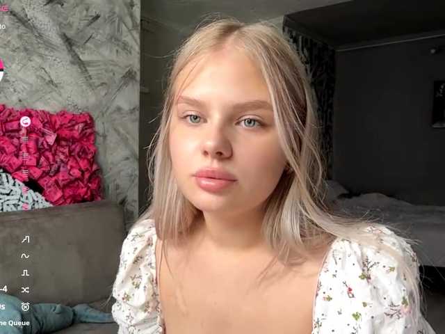 LakeshiaBuesing live cam on BongaCams