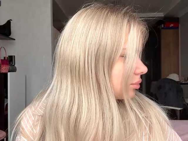 LakeshiaBuesing live cam on BongaCams