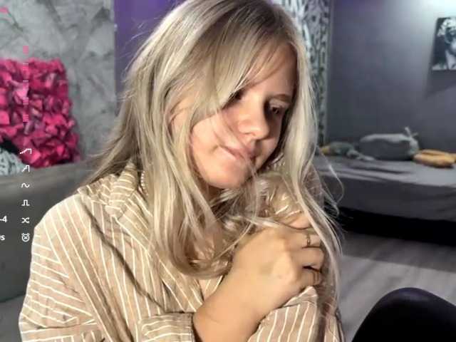 LakeshiaBuesing live cam on BongaCams