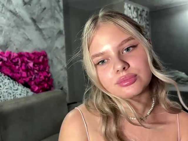 LakeshiaBuesing live cam on BongaCams