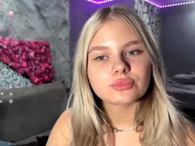 LakeshiaBuesing live cam on BongaCams