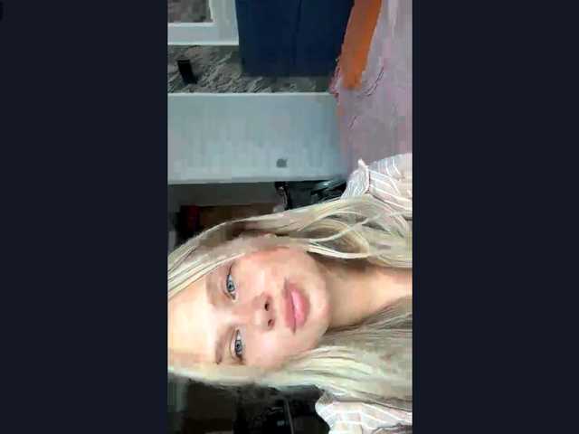 LakeshiaBuesing live cam on BongaCams