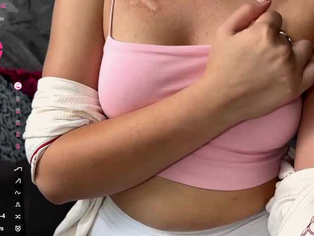 LakeshiaBuesing live cam on BongaCams