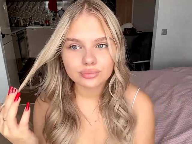 LakeshiaBuesing live cam on BongaCams