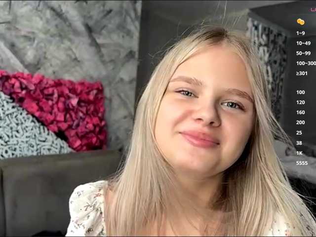LakeshiaBuesing live cam on BongaCams