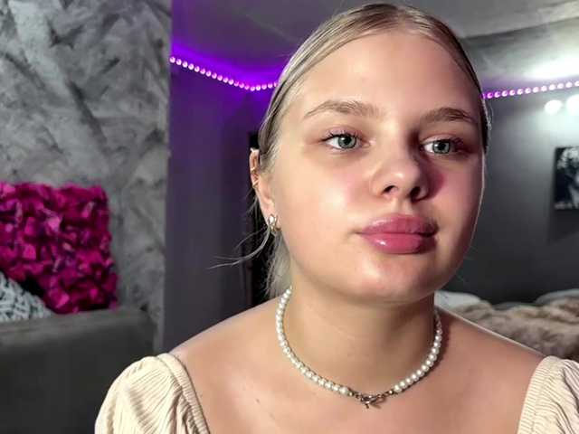 LakeshiaBuesing live cam on BongaCams