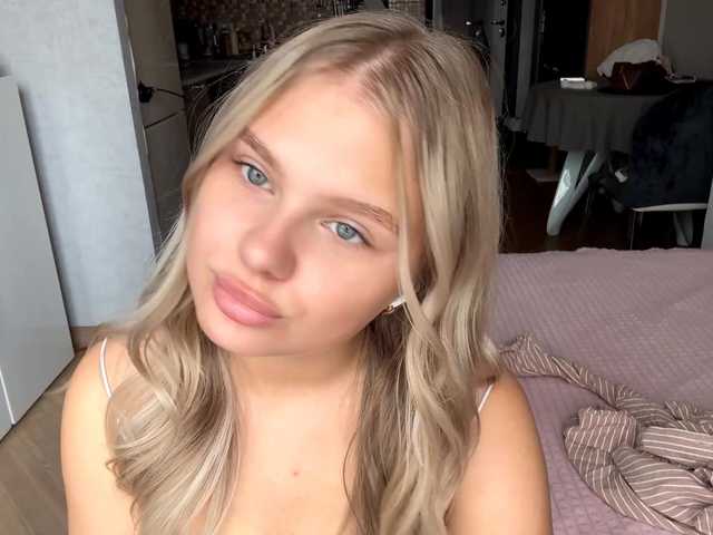 LakeshiaBuesing live cam on BongaCams
