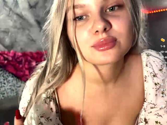 LakeshiaBuesing live cam on BongaCams