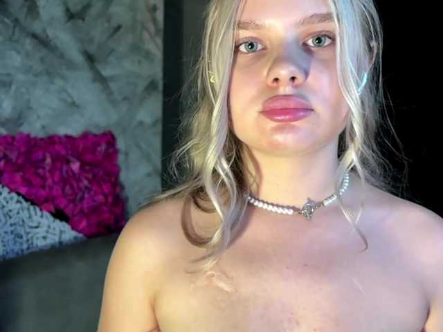 LakeshiaBuesing live cam on BongaCams