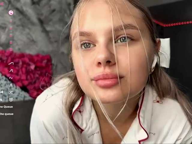 LakeshiaBuesing live cam on BongaCams