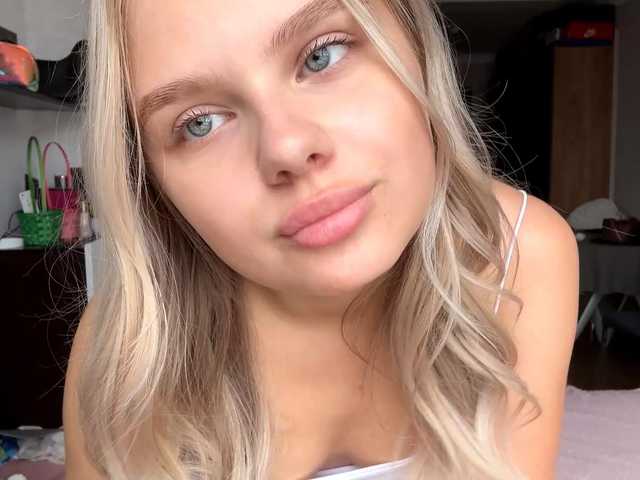 LakeshiaBuesing live cam on BongaCams