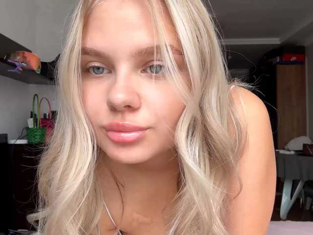 LakeshiaBuesing live cam on BongaCams