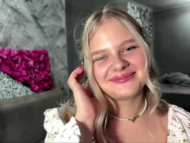 LakeshiaBuesing live cam on BongaCams
