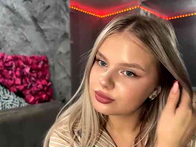 LakeshiaBuesing Sex Cam Show