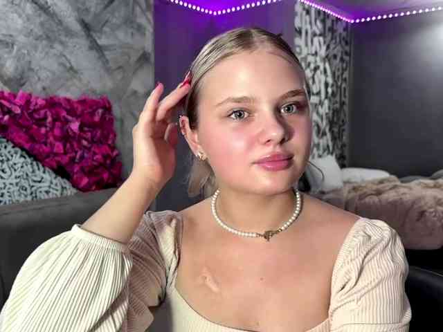 LakeshiaBuesing Sex Cam Show