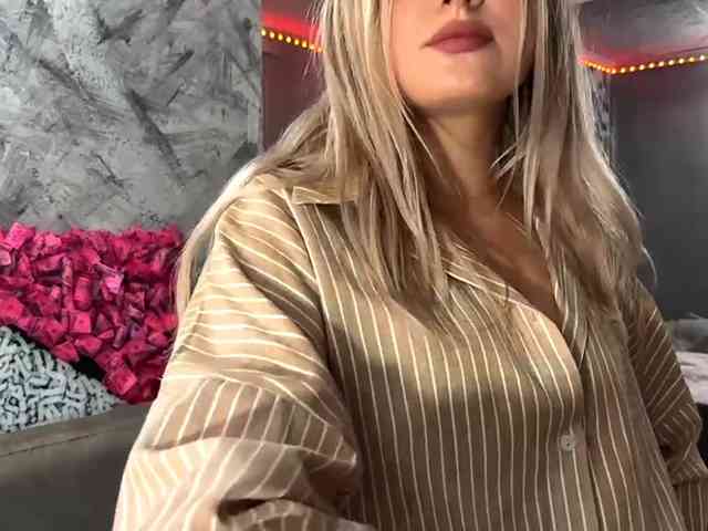LakeshiaBuesing Sex Cam Show