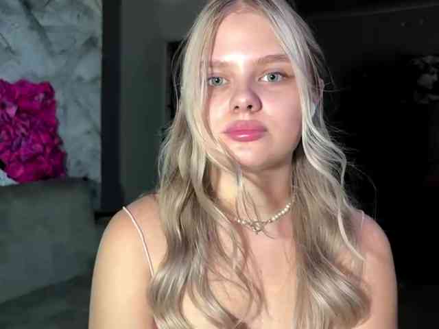 LakeshiaBuesing Sex Cam Show