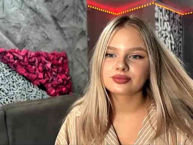 LakeshiaBuesing Sex Cam Show