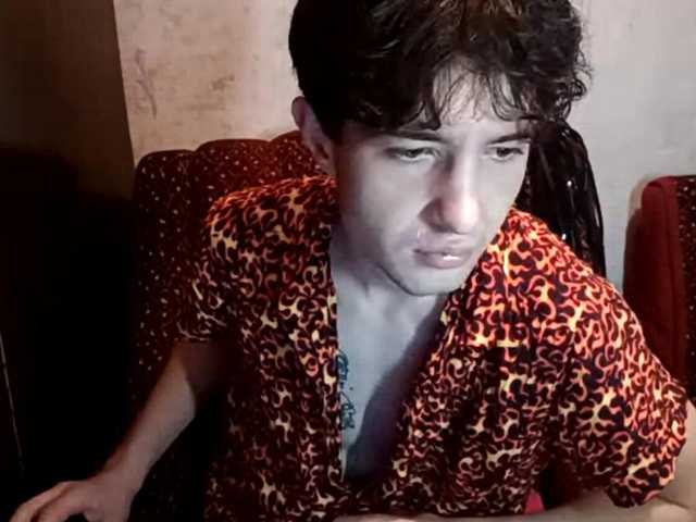 Tarantylini live webcam show