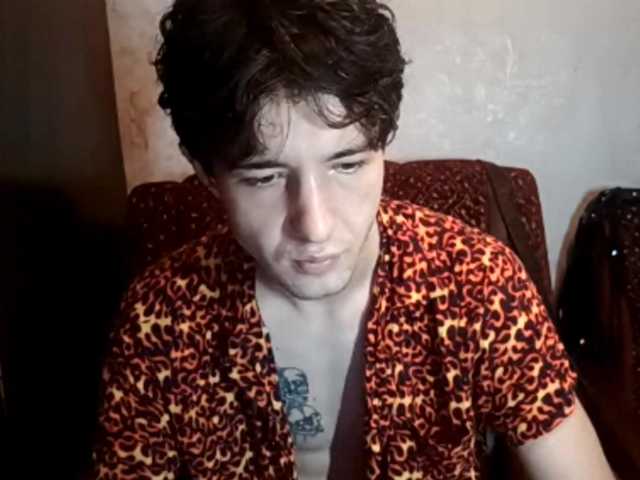 Tarantylini live webcam show