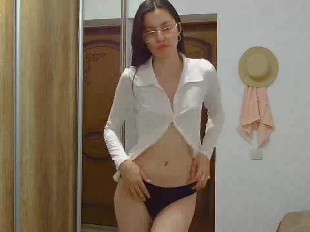 DarcyRojos live cam on BongaCams