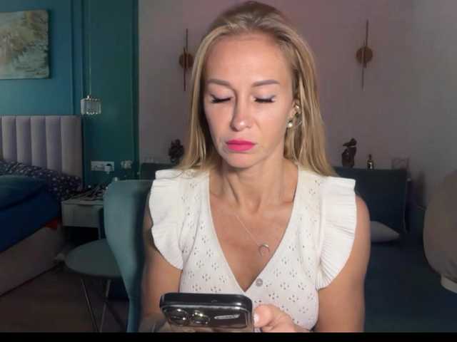 GloriaNoor live cam on BongaCams