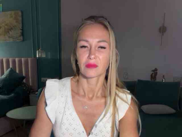 GloriaNoor Sex Cam Show