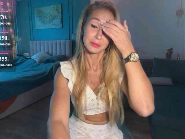 GloriaNoor Sex Cam Show