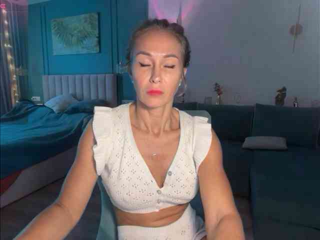 GloriaNoor Sex Cam Show