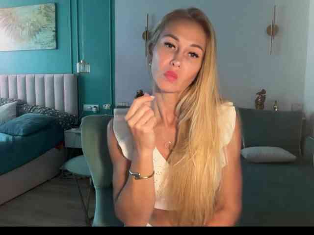 GloriaNoor Sex Cam Show